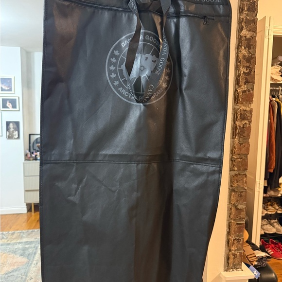 Canada Goose Women's Coat - Excellent Condition - Picture 16 of 16